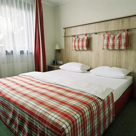 佳尼希克酒店 3* 巴特洪堡